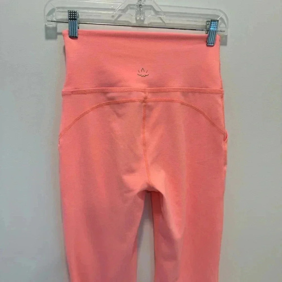 Beyond Yoga 187 Heather Rib All Day Flare Pant in Peach Sorbet size M - Picture 5 of 12